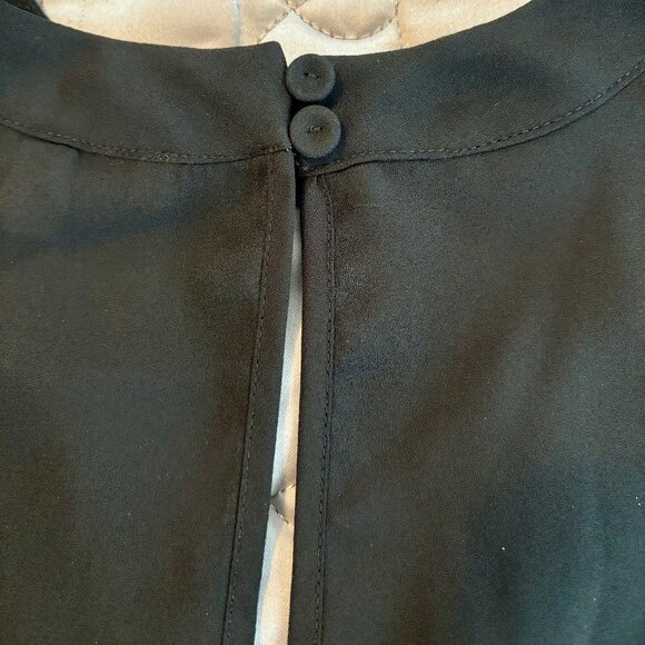 DR2 by Daniel Rainn Choker Neck Pleat Back Cap Sleeve Black Top W… - Picture 4 of 8